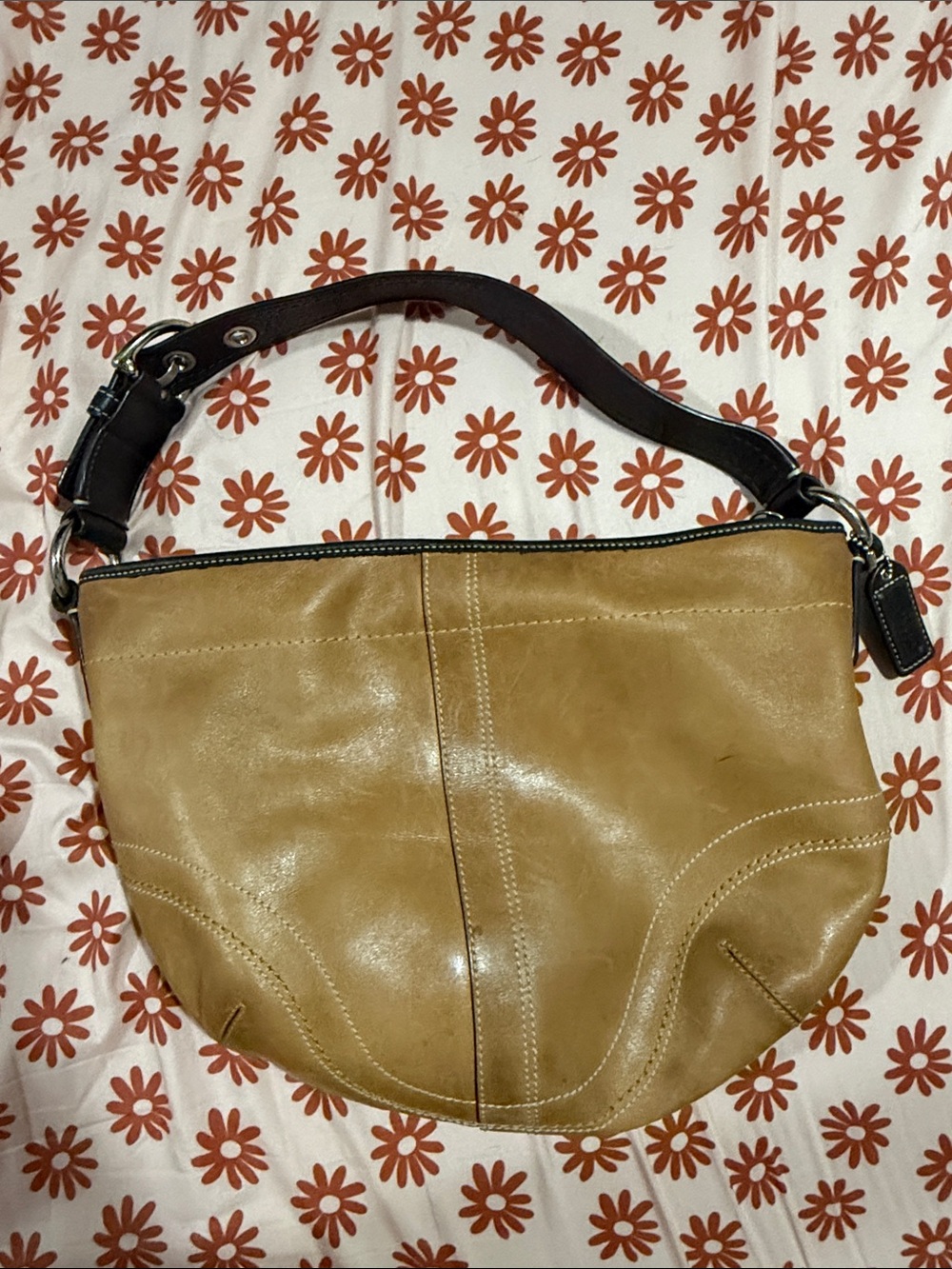 Coach Classic Leather Hobo Bag in Light Brown with Black Strap